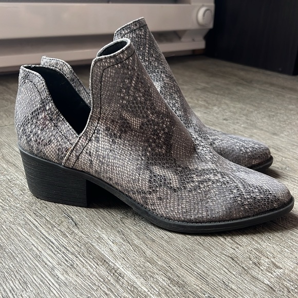 Volatile Booties - Picture 2 of 13